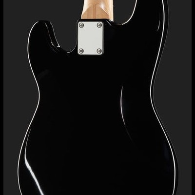 Parte traseira de guitarra elétrica preta com braço em madeira clara