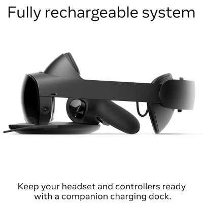 Sistema de realidade virtual preto com auricular, controladores e dock de carregamento