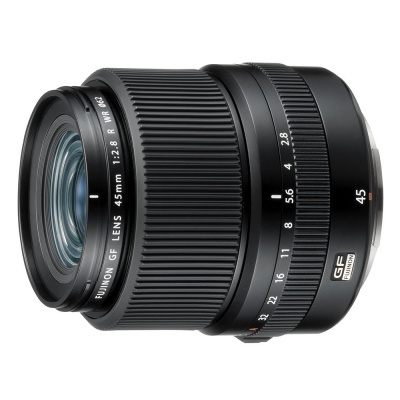 Objetiva fotográfica preta FUJINON GF LENS 45mm 1:2.8 R WR com anéis e marcações em branco