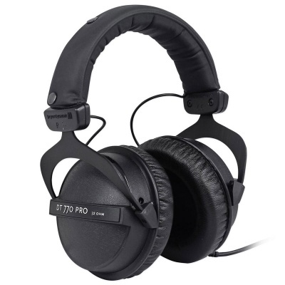 Auriculares profissionais pretos DT 770 PRO com almofadas acolchoadas e arco acolchoado