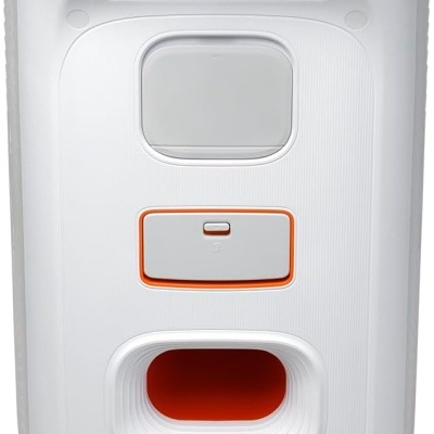 Coluna de som branca com detalhes laranja e rodas