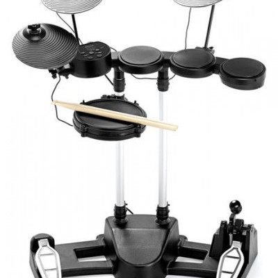 Bateria eletrónica preta com pads, pratos, pedais e baquetas