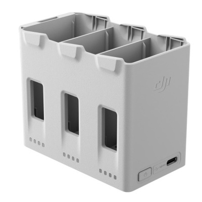 Carregador triplo DJI cinzento com botões e porta USB-C