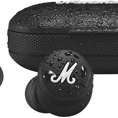 Auriculares sem fios pretos com estojo de carregamento