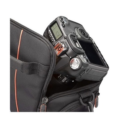 Câmara digital preta com bolsa preta com costura laranja