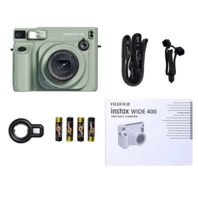 Câmara instantânea Fujifilm instax WIDE 400 com acessórios e manual sobre fundo branco