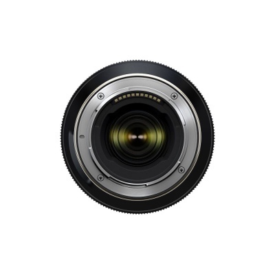 Lente de câmera fotográfica com corpo metálico e anel preto