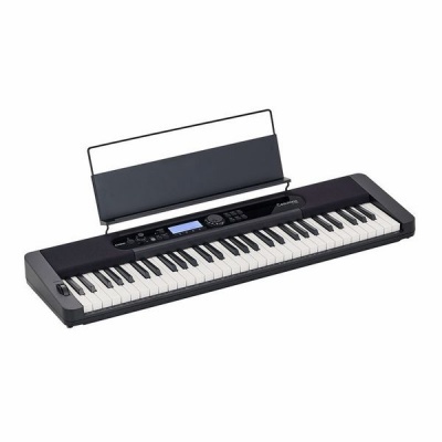 Teclado musical digital preto com 61 teclas e painel de controlo com ecrã azul