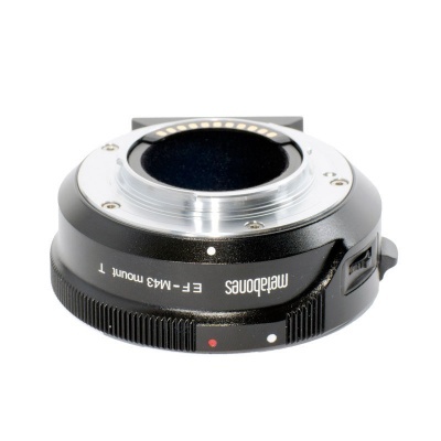 Adaptador de lente Metabones EF-M43 mount T preto e prateado