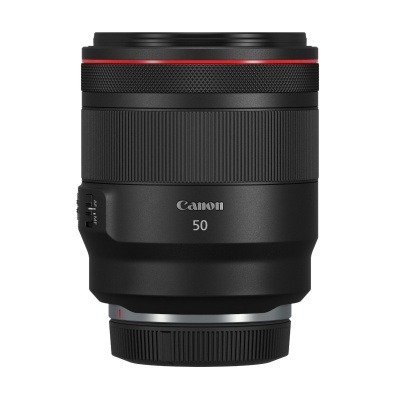 Objetiva Canon 50 preta com detalhes em vermelho