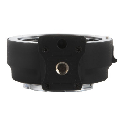 peça circular metálica com revestimento preto e base com orifício central