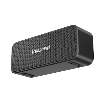 Coluna portátil preta Tronsmart em fundo branco