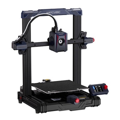 Impressora 3D Anycubic preta com detalhes azuis e vermelhos, plataforma quadrada e painel de controlo com ecrã tátil.