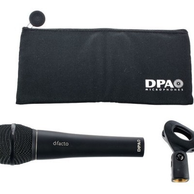 Microfone preto DPA d:facto com suporte, parafuso e estojo preto com logo