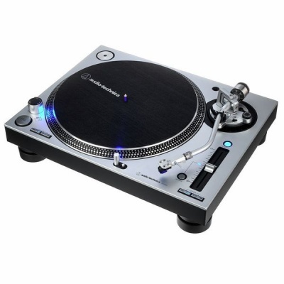 Prato giratório Audio-Technica AT-LP120X em fundo branco