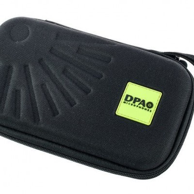 Estojo rígido preto com etiqueta verde-limão DPA®