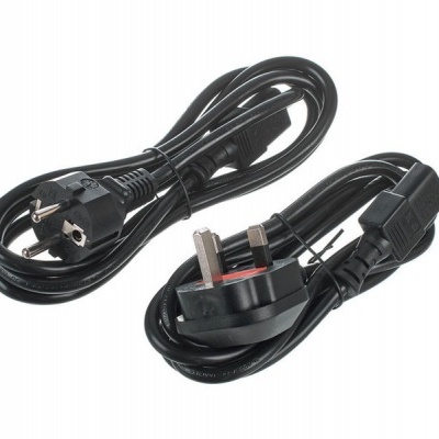 Dois cabos de alimentação elétrica pretos com fichas diferentes