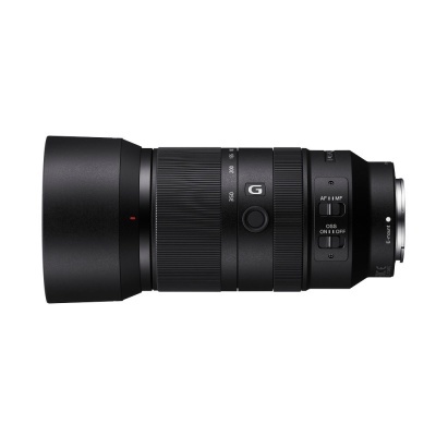 teleobjetiva fotográfica Sony G com parasol e botões de controlo