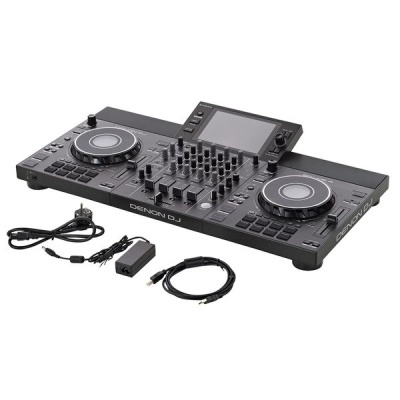 Console de DJ Denon DJ preto com ecrã e botões, com cabos incluídos