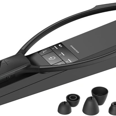 Auricular preto com base de carregamento e adaptadores auriculares em silicone.