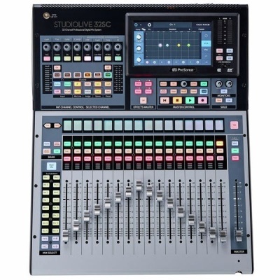 Mesa de som STUDIOLIVE 32SC PreSonus com ecrã digital e vários botões e faders.