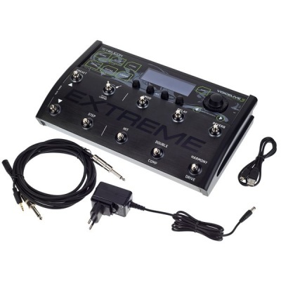 Pedaleira de efeitos para guitarra Vox Extreme com cabos e adaptador