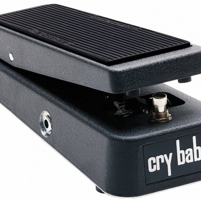 Pedal para guitarra Cry Baby preto com superfície texturizada