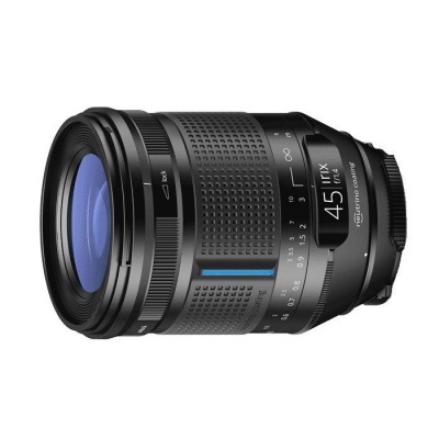 Lente de câmera preta com vidro frontal azul em fundo branco