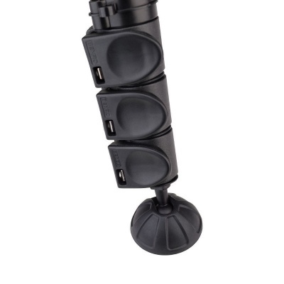 Três interruptores pretos empilhados com base redonda na parte inferior