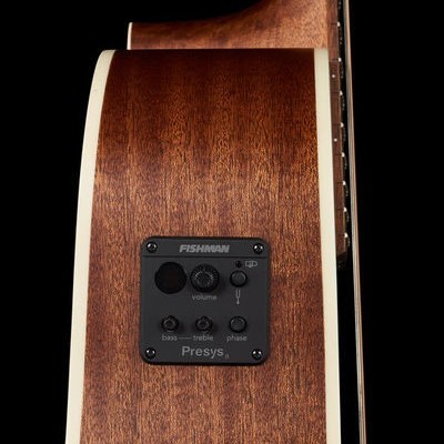 Guitarra acústica lateral em madeira castanha com painel Fishman Presys
