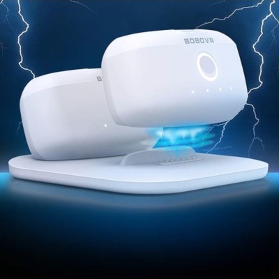 Dispositivos eletrónicos brancos com luzes LED e texto BOBOVA em fundo azul com relâmpagos