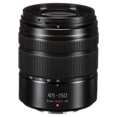 Objetiva fotográfica preta 45-150 com marcas numéricas