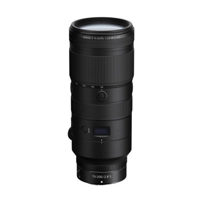 Objetiva fotográfica Nikon Z 70-200mm preta com anéis texturizados e visor digital