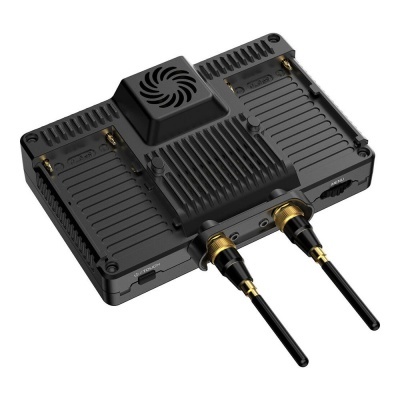 Dispositivo eletrônico preto com antenas e ventoinha