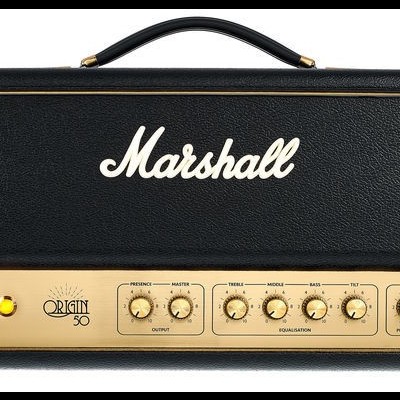 Cabeçote amplificador guitarra Marshall com painel dourado e corpo preto texturado