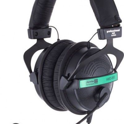 Auscultadores profissionais pretos com microfone