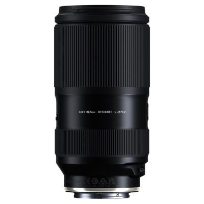 Objetiva fotográfica preta com base metálica prateada