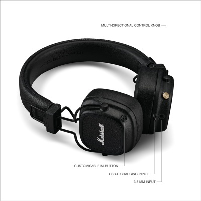 Headphones negros Marshall com detalhes em texto técnico e design retangular