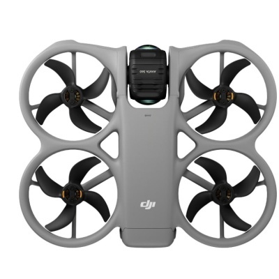 Drone DJI cinzento com quatro hélices pretas e câmera rotativa AVATA 360