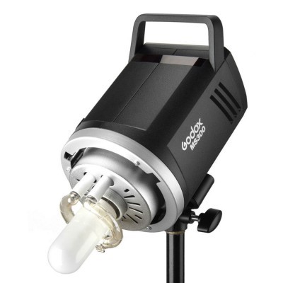 Lanterna de estúdio fotográfico Godox MS100 preta com lâmpada e suporte