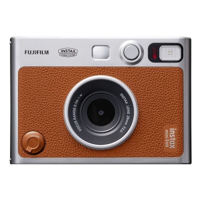 Câmara instantânea Fujifilm Instax Mini 90 prateada e castanha com lente central e texto visível