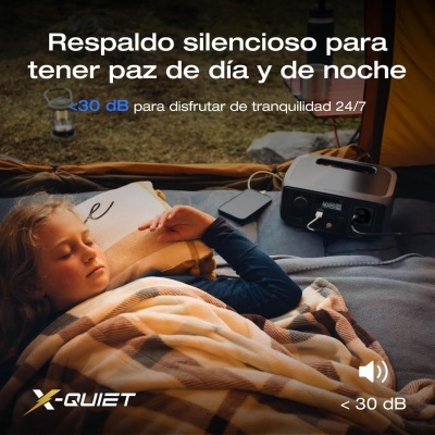 Criança dormindo coberta por manta xadrez ao lado de equipamento X-QUIET e tenda amarela num ambiente exterior.