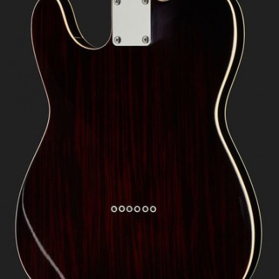 Guitarra elétrica com corpo em madeira escura e textura visível