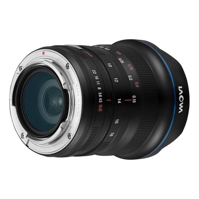 Objetiva preta Laowa com anéis numerados e montagem metálica
