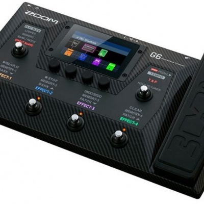 Pedaleira Zoom G6 com visor digital colorido e pedal lateral