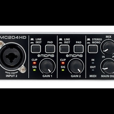 Interface de áudio U-PHORIA UMC204HD preta com botões e entradas na frente