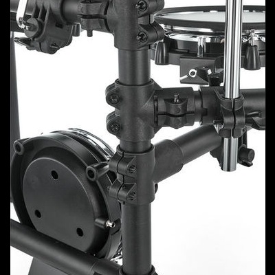 Parte de bateria eletrónica com suportes pretos e pratos metálicos