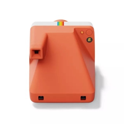 Câmara instantânea laranja com detalhes coloridos sobre fundo branco