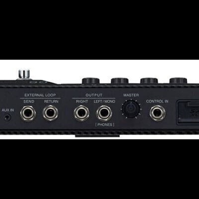 Equipamento de áudio ZOOM preto com várias entradas e saídas