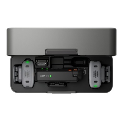 Estojo cinza com microfones sem fio e sistema MIC RX preto
